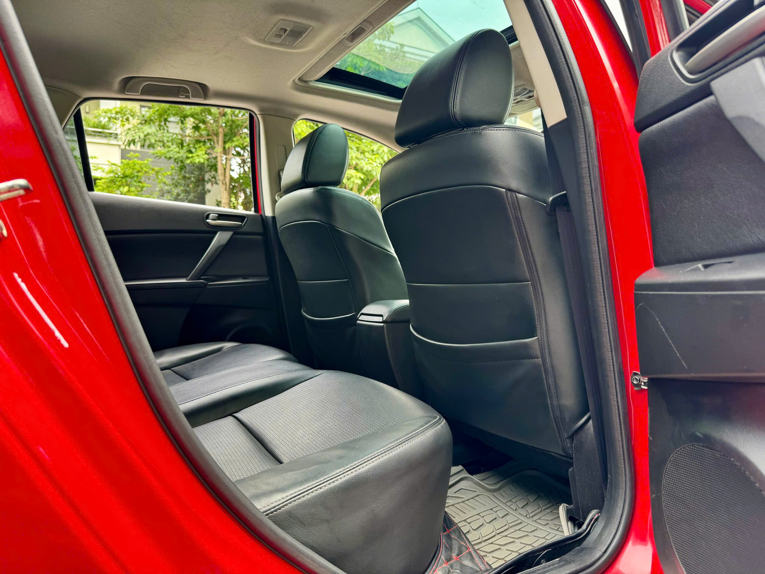 Mazda 3 1.6AT sản xuất 2010 nhập khẩu màu đỏ