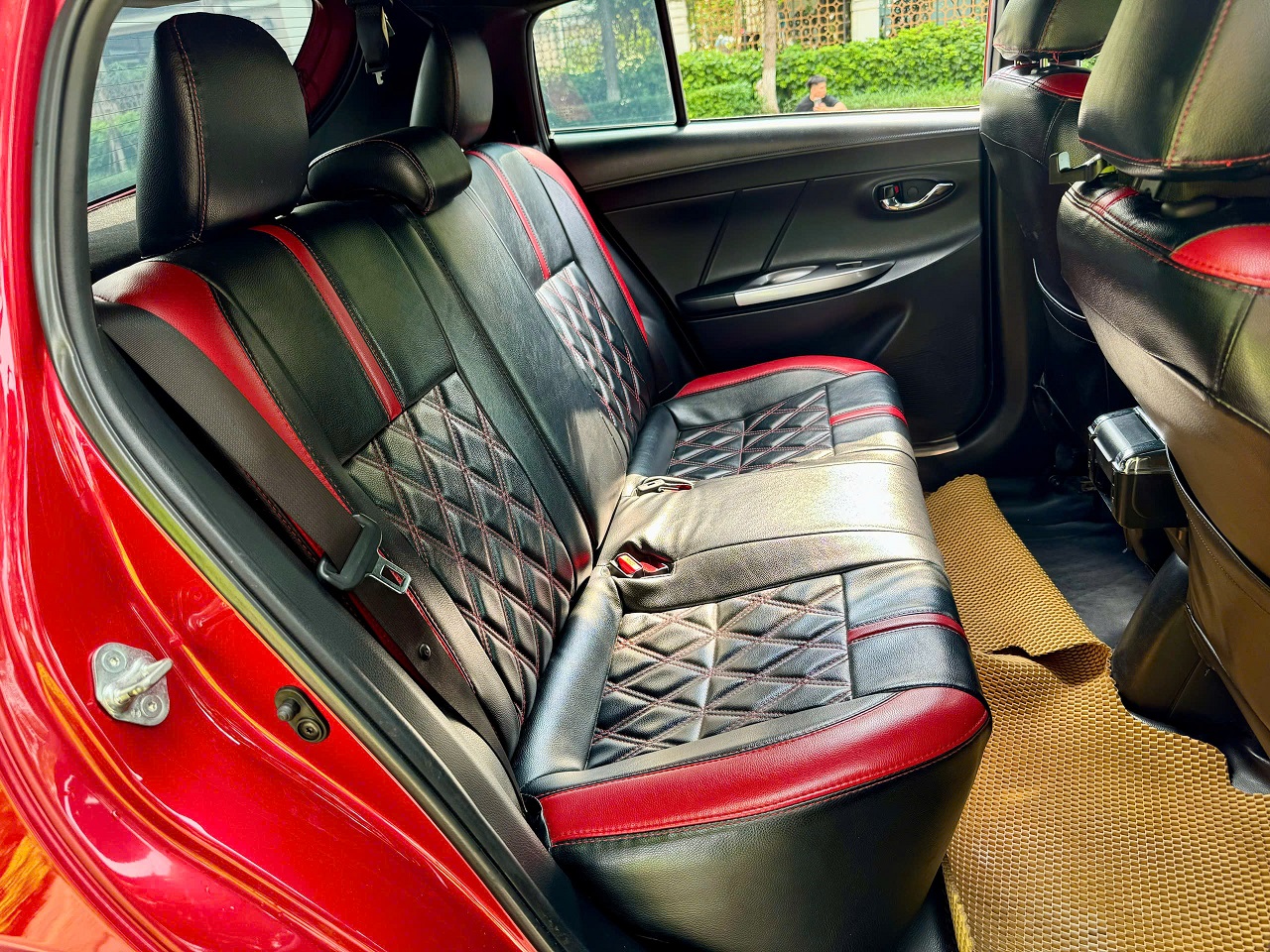 Toyota Yaris 1.3G 2016 màu đỏ