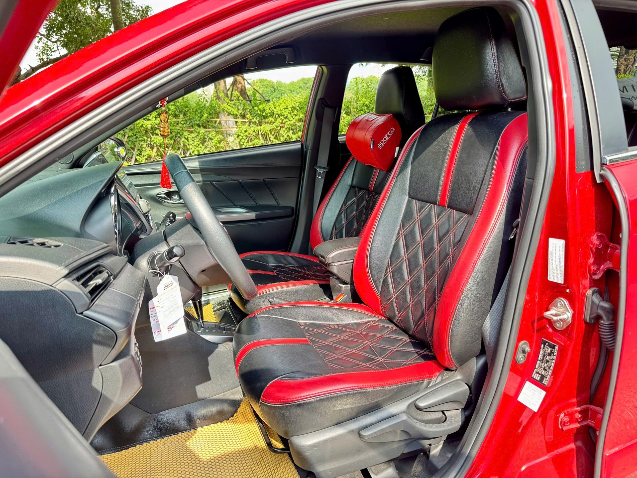 Toyota Yaris 1.3G 2016 màu đỏ