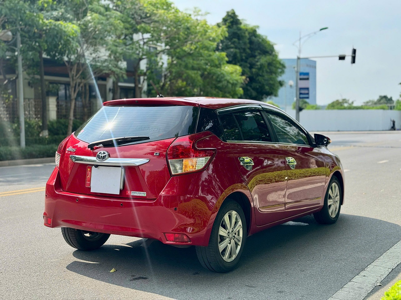 Toyota Yaris 1.3G 2016 màu đỏ