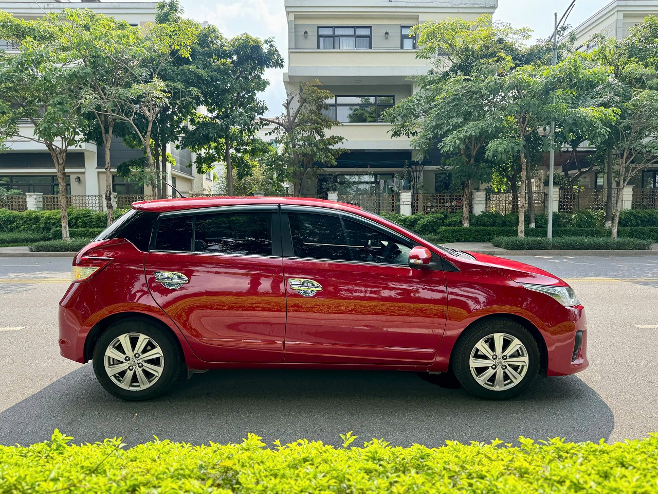 Toyota Yaris 1.3G 2016 màu đỏ