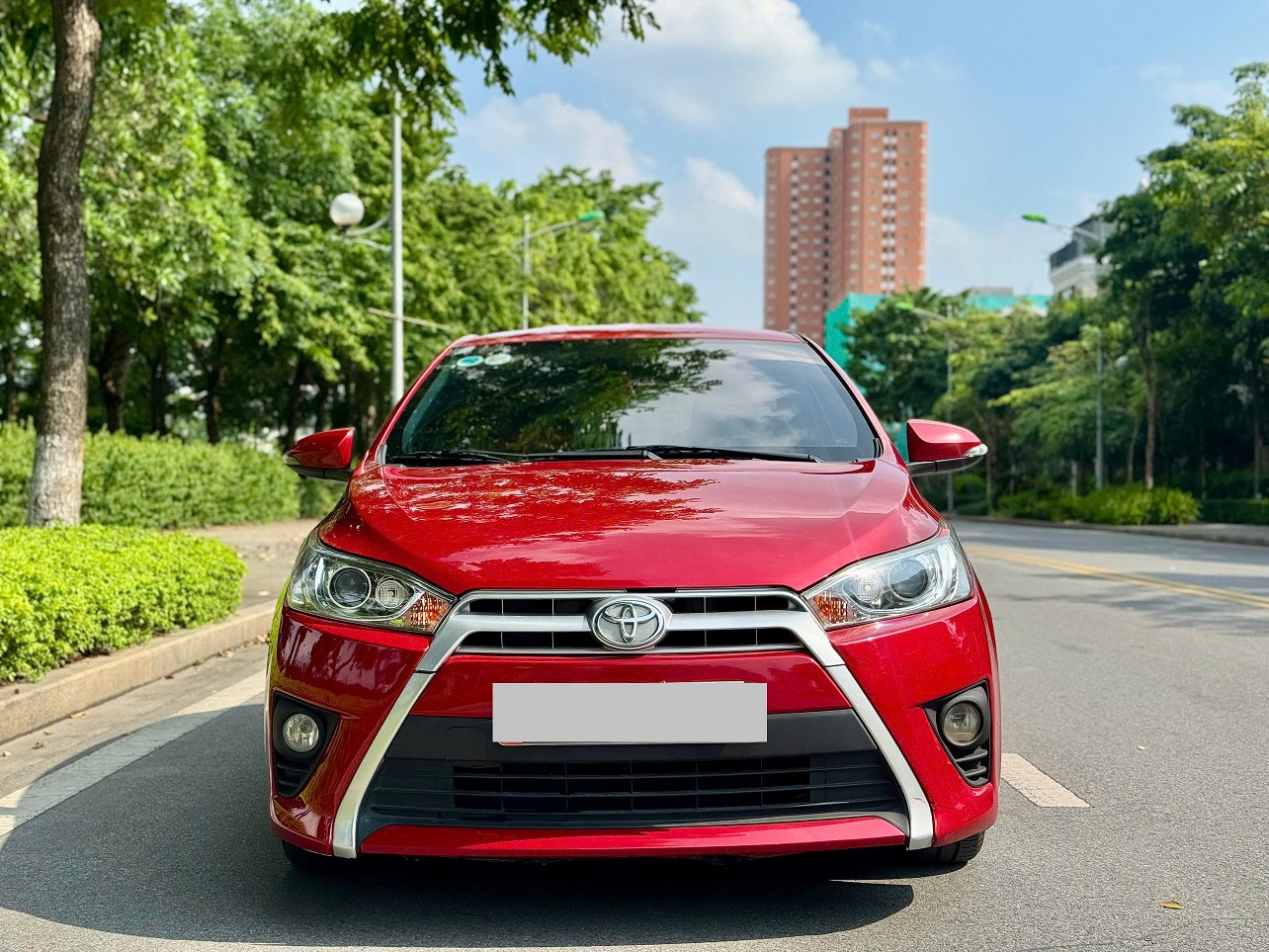 Toyota Yaris 1.3G 2016 màu đỏ