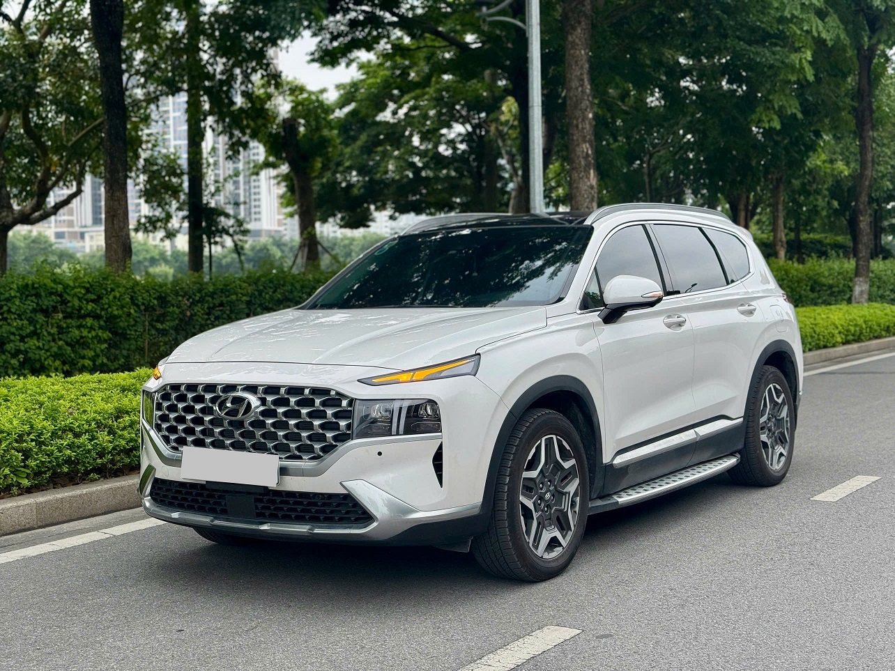 Hyundai Santafe full xăng cao cấp 2.5L 2024 màu trắng