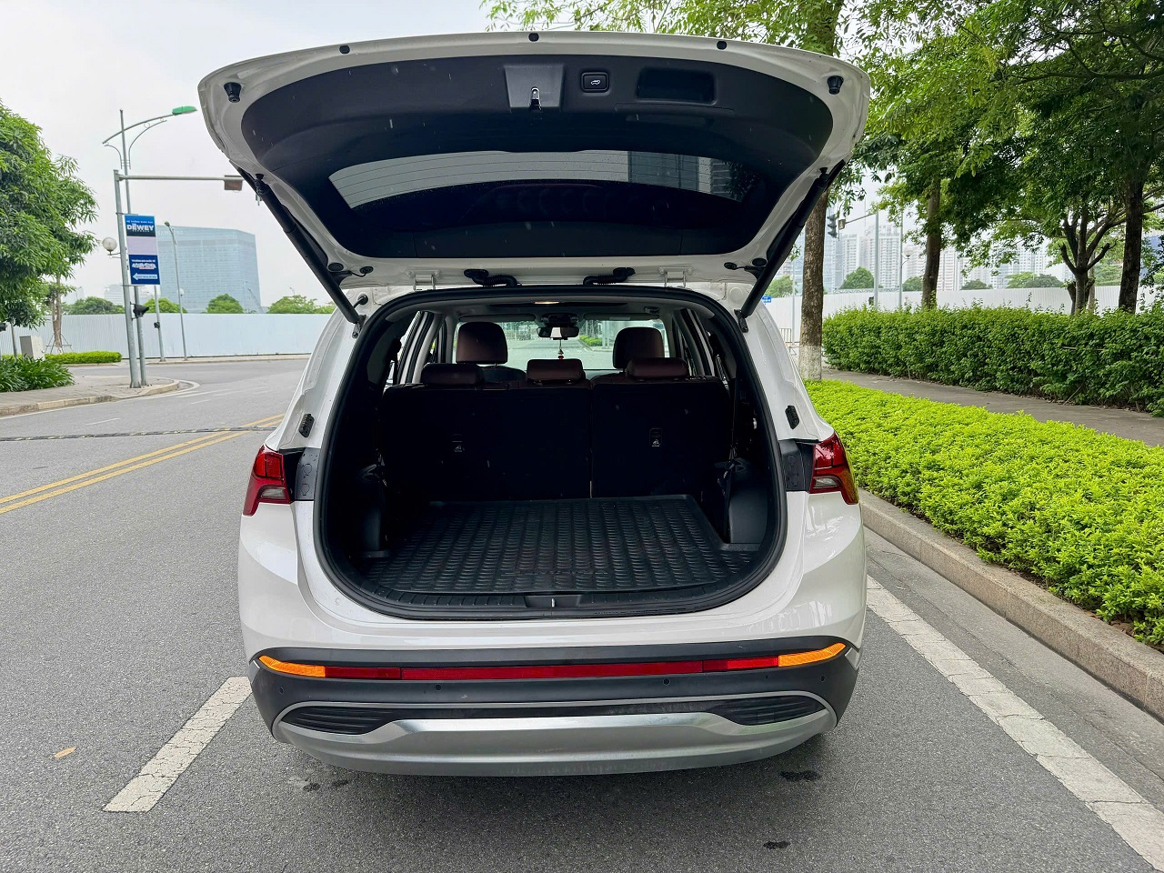 Hyundai Santafe full xăng cao cấp 2.5L 2024 màu trắng