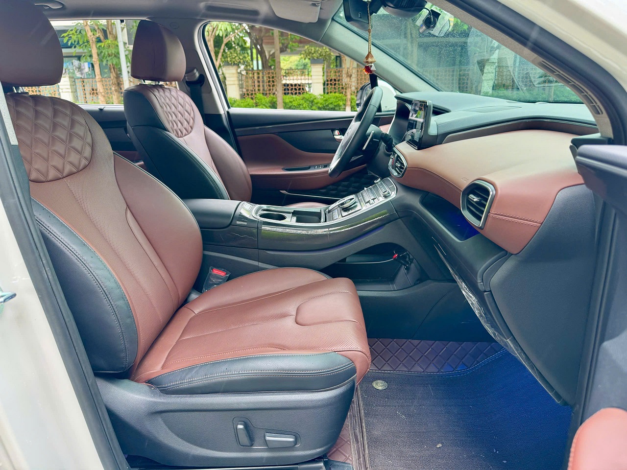 Hyundai Santafe full xăng cao cấp 2.5L 2024 màu trắng