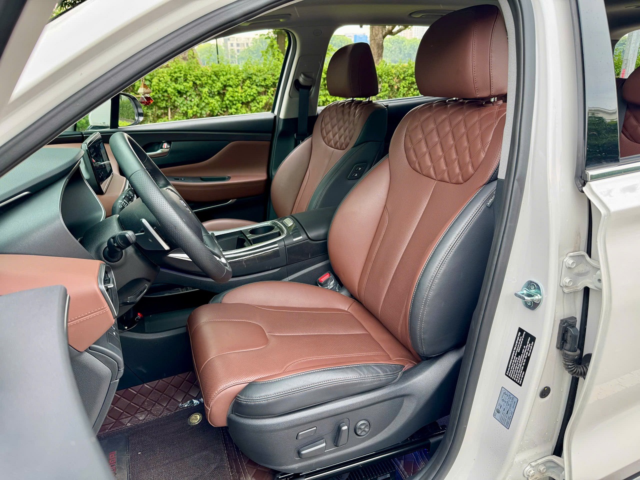 Hyundai Santafe full xăng cao cấp 2.5L 2024 màu trắng