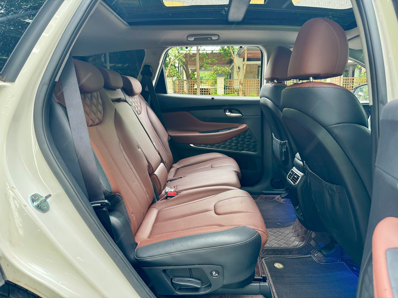 Hyundai Santafe full xăng cao cấp 2.5L 2024 màu trắng