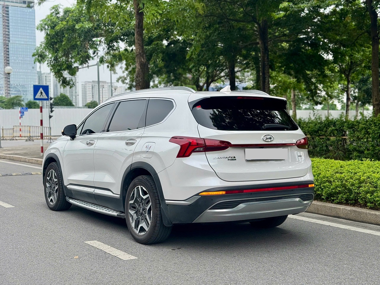 Hyundai Santafe full xăng cao cấp 2.5L 2024 màu trắng