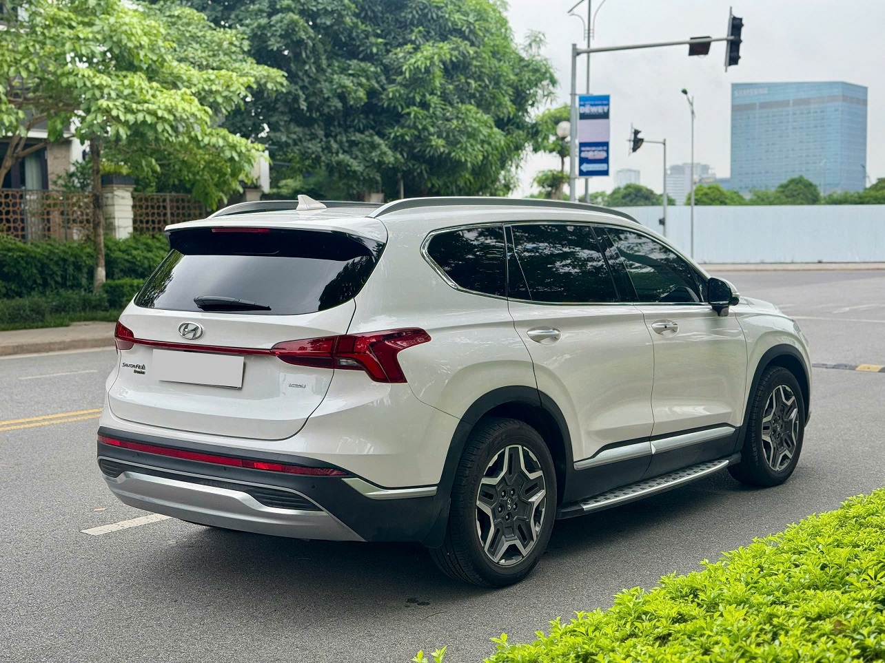 Hyundai Santafe full xăng cao cấp 2.5L 2024 màu trắng