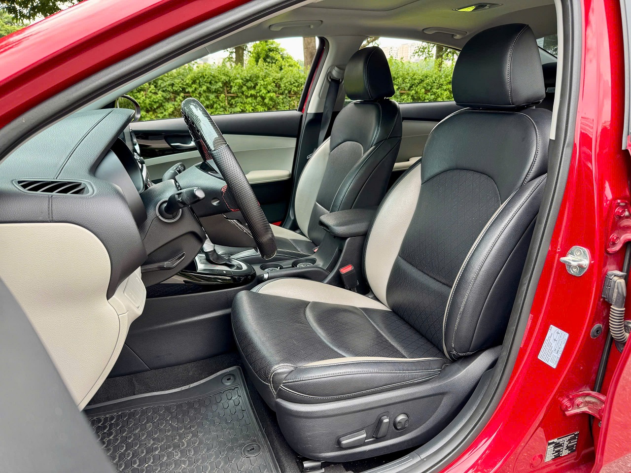 KIA K3 LUXURY 1.6AT 2022 màu đỏ