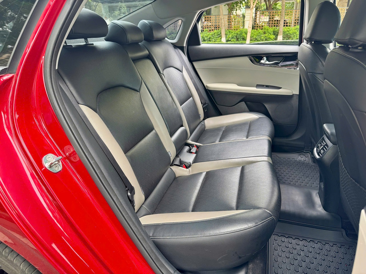 KIA K3 LUXURY 1.6AT 2022 màu đỏ