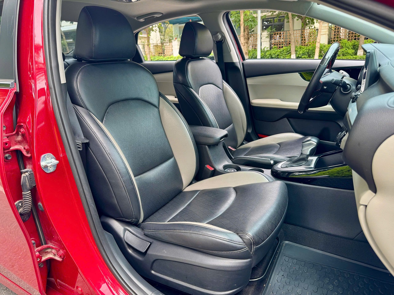 KIA K3 LUXURY 1.6AT 2022 màu đỏ