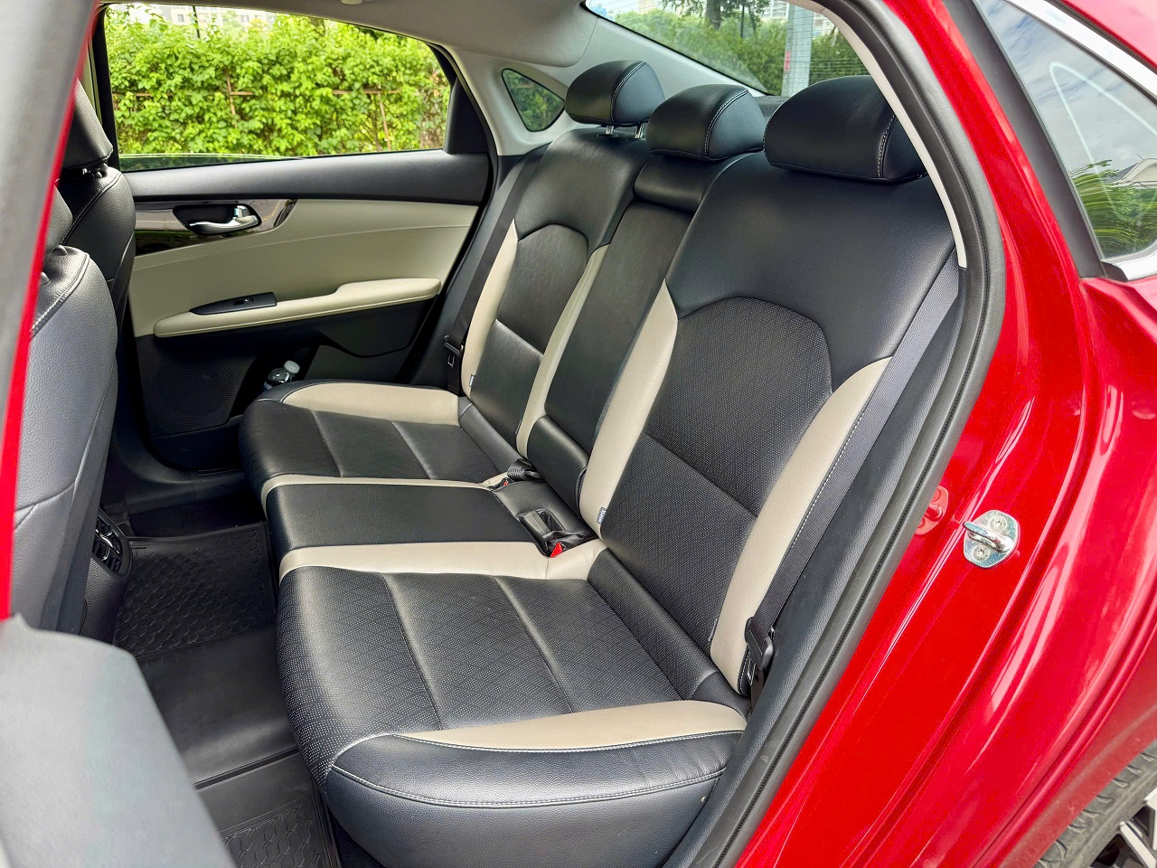 KIA K3 LUXURY 1.6AT 2022 màu đỏ