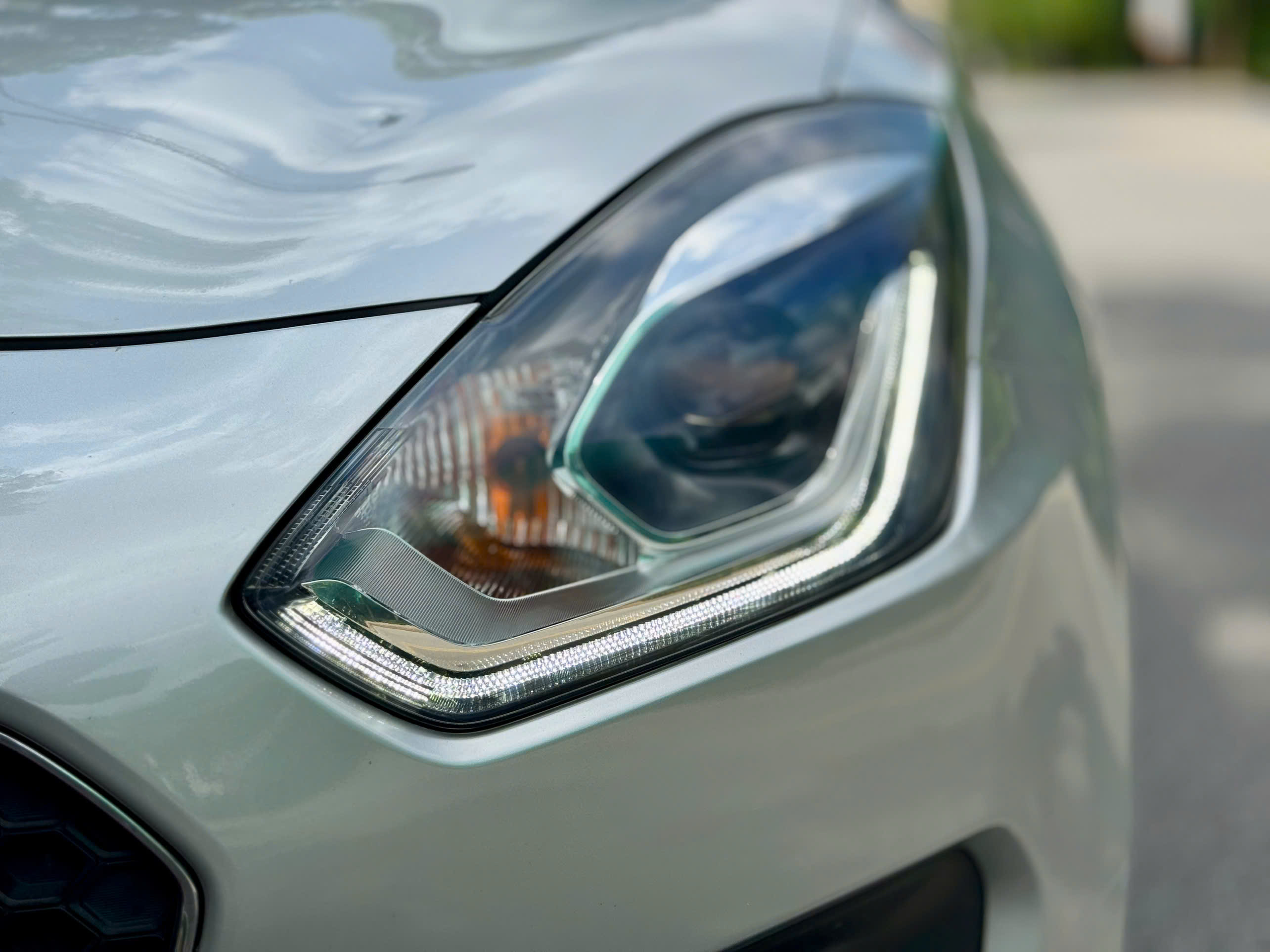 Suzuki Swift GLX 1.2 AT sản xuất 2019 bạc