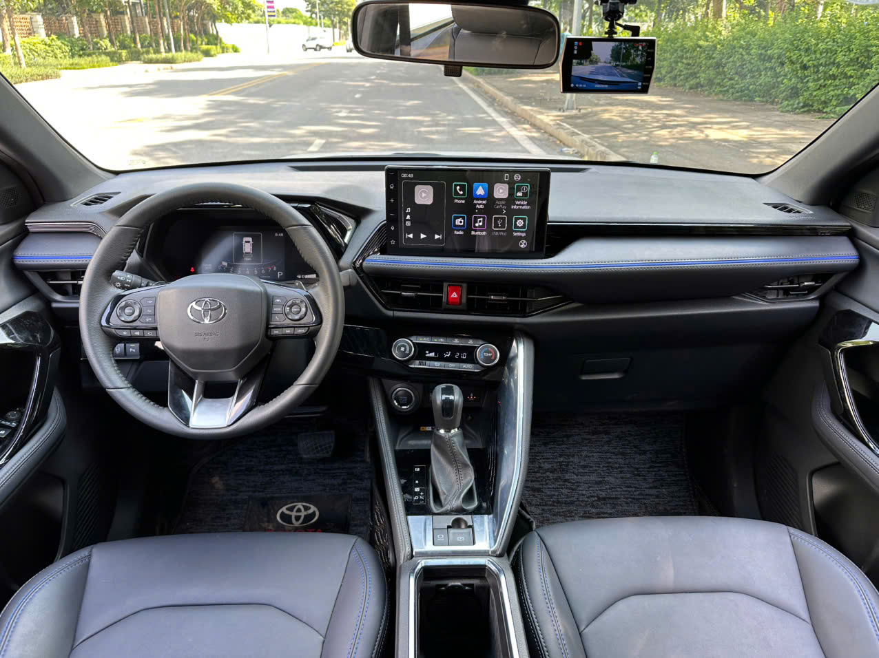 Toyota Yaris Cross 1.5 D-CVT 2024 trắng