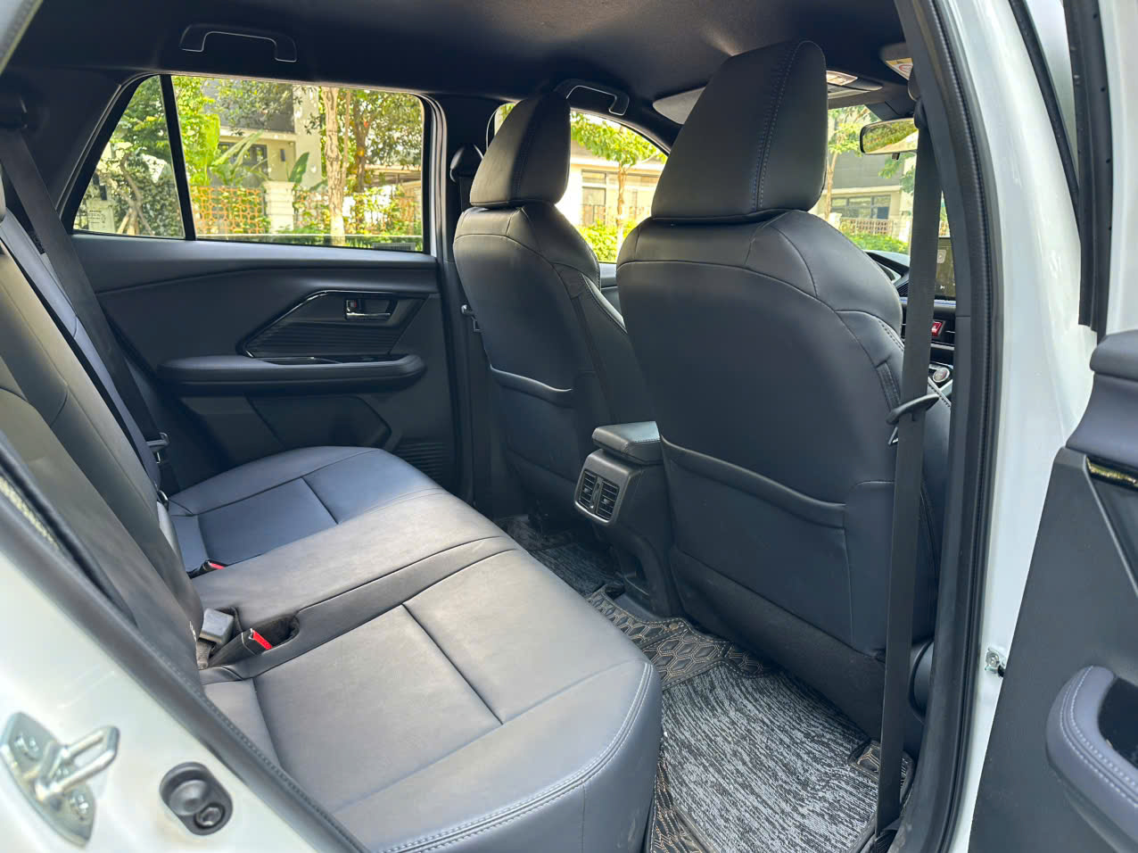 Toyota Yaris Cross 1.5 D-CVT 2024 trắng