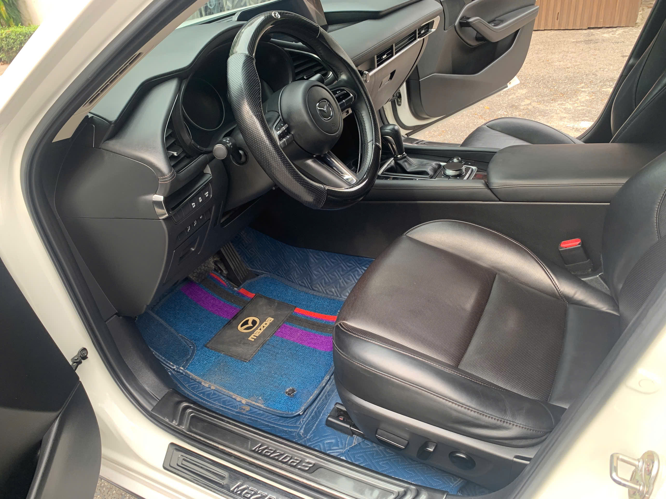 Mazda 3 1.5AT Luxury sản xuất 2021 màu trắng