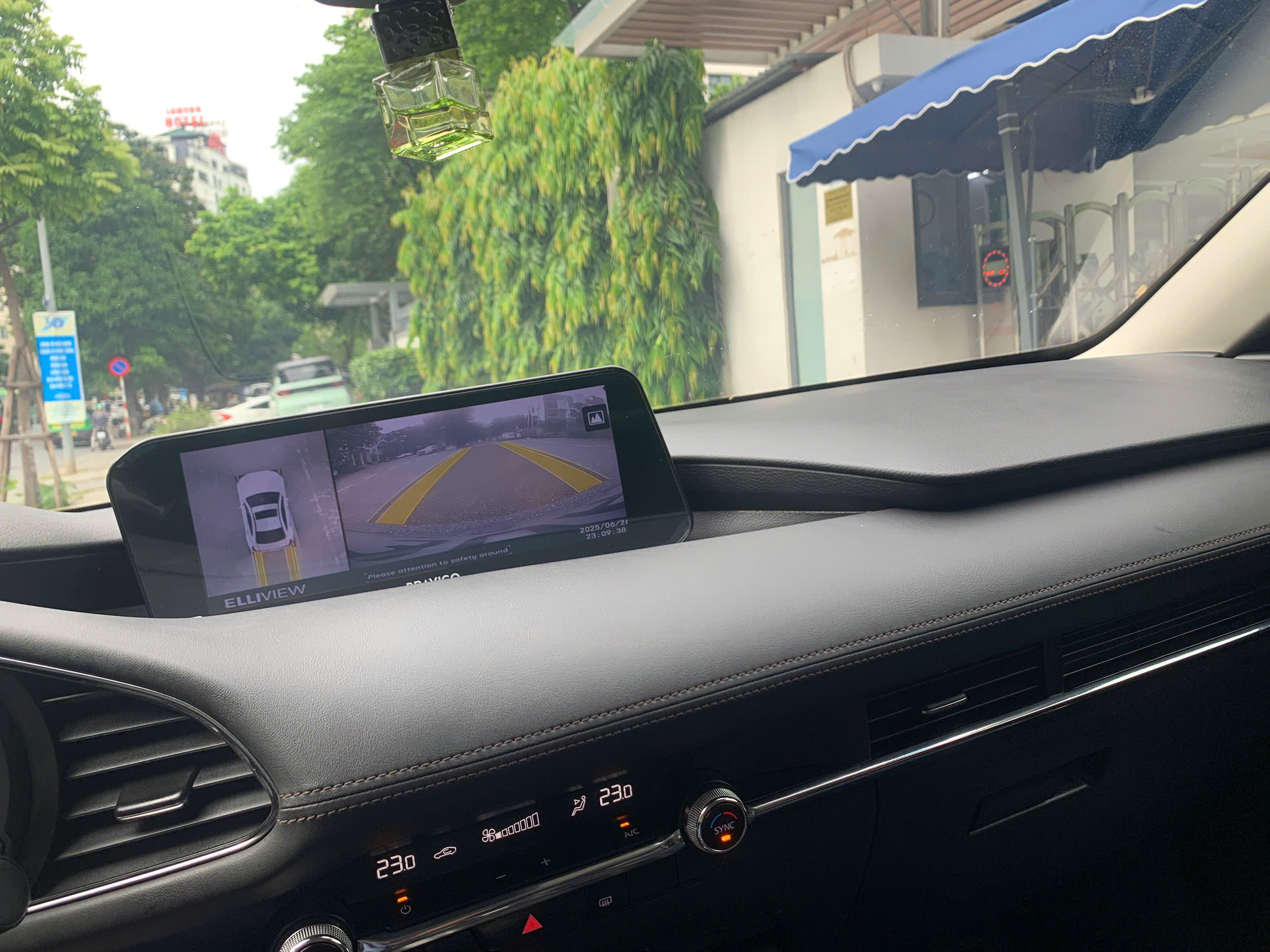 Mazda 3 1.5AT Luxury sản xuất 2021 màu trắng