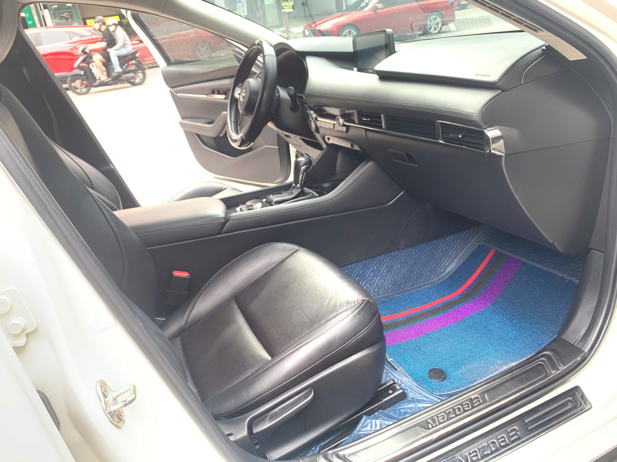 Mazda 3 1.5AT Luxury sản xuất 2021 màu trắng