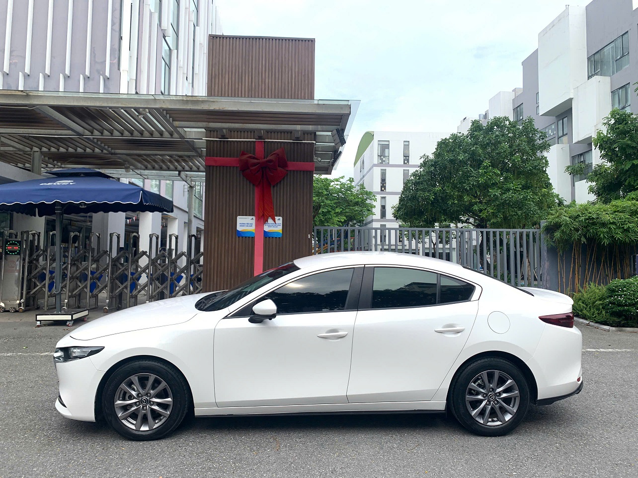 Mazda 3 1.5AT Luxury sản xuất 2021 màu trắng