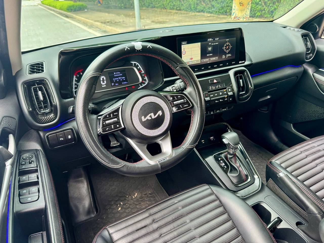 Kia Sonet 1.5 AT Premium 2023 trắng