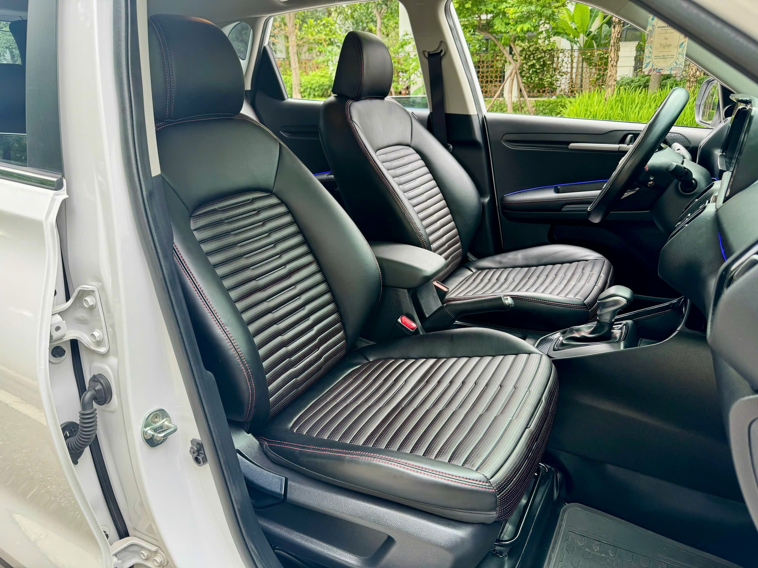 Kia Sonet 1.5 AT Premium 2023 trắng