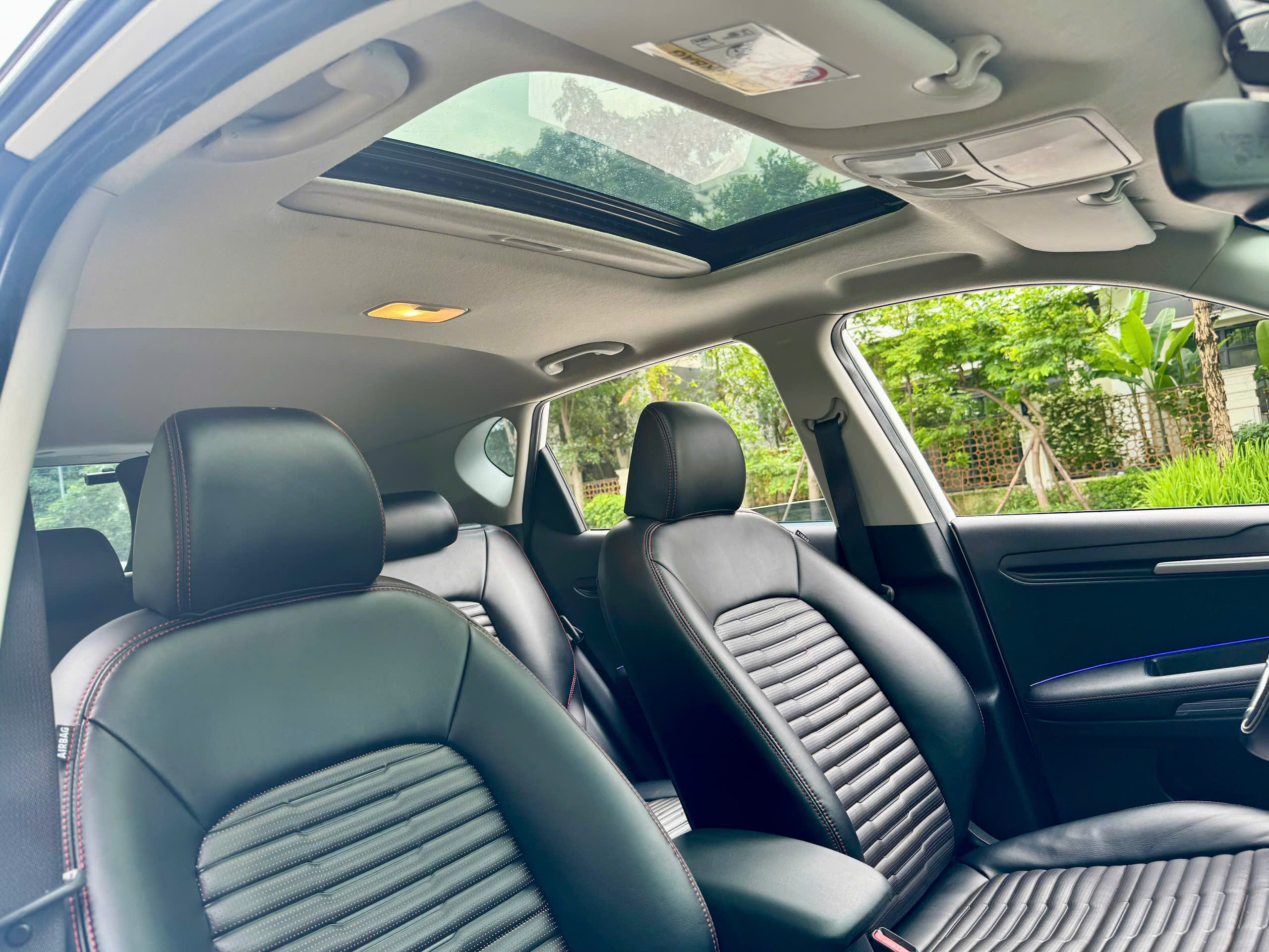 Kia Sonet 1.5 AT Premium 2023 trắng