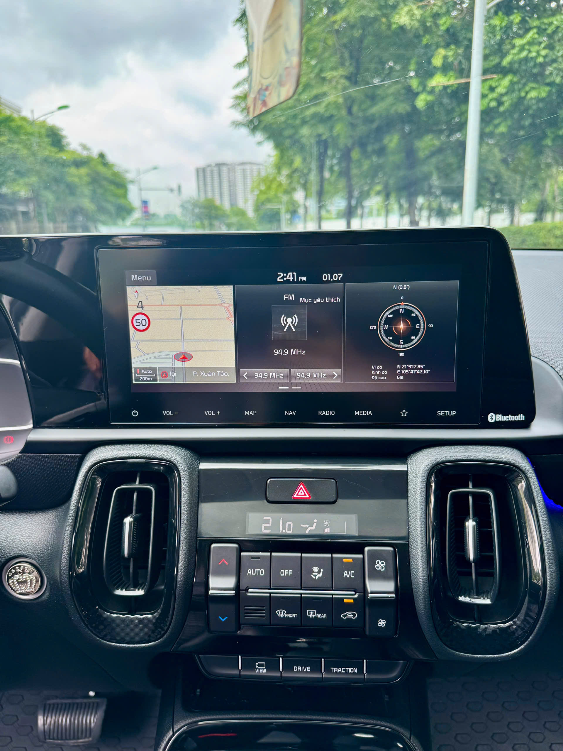 Kia Sonet 1.5 AT Premium 2023 trắng