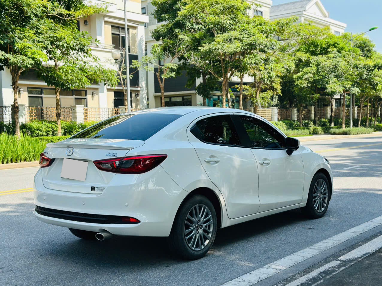 Madza 2 1.5AT luxury 2022 màu trắng