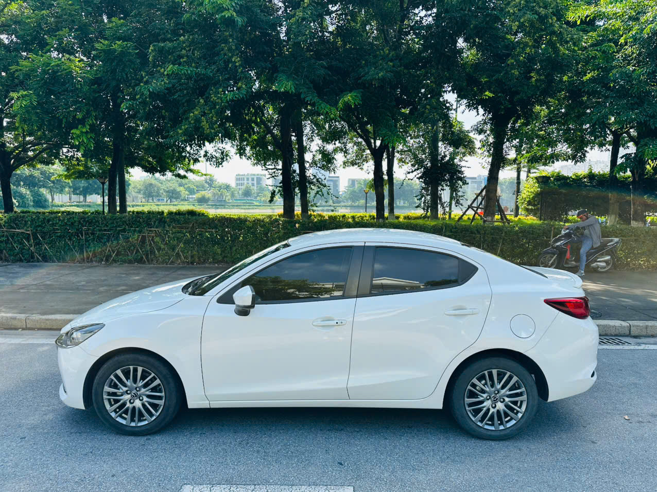 Madza 2 1.5AT luxury 2022 màu trắng