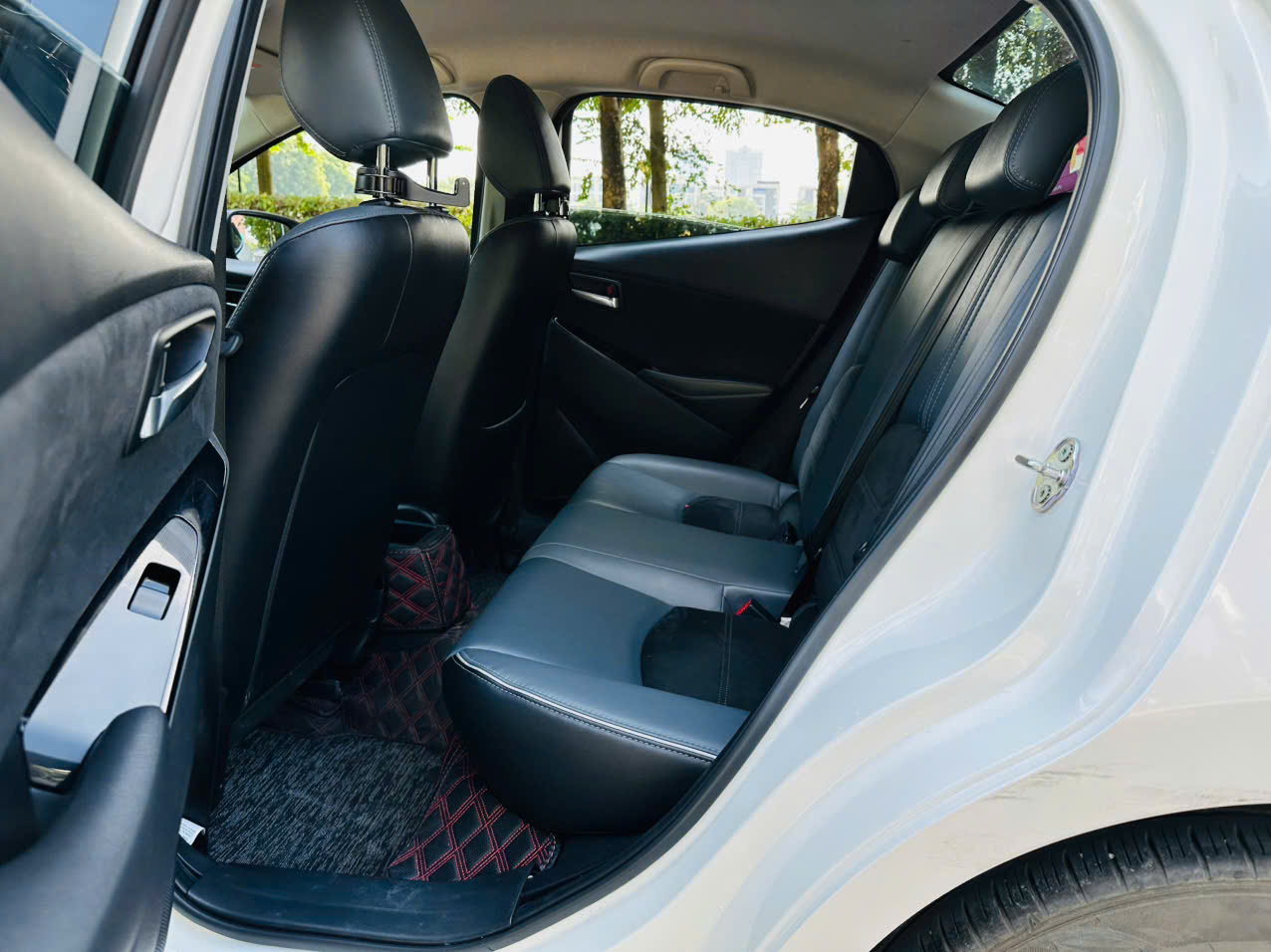 Madza 2 1.5AT luxury 2022 màu trắng