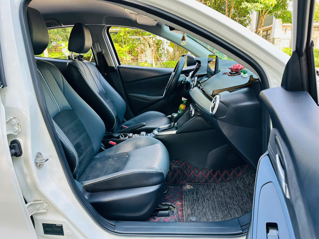 Madza 2 1.5AT luxury 2022 màu trắng