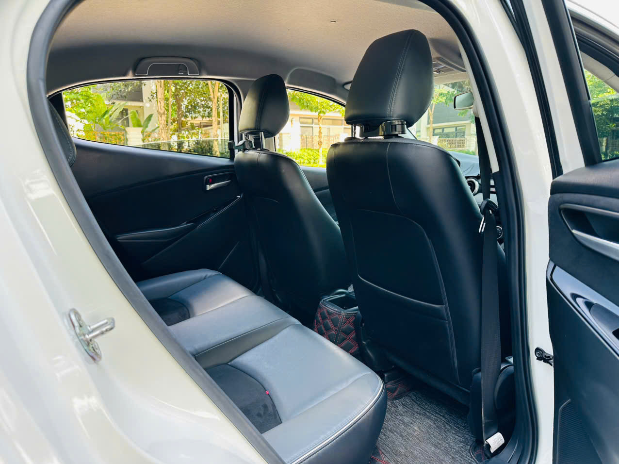 Madza 2 1.5AT luxury 2022 màu trắng