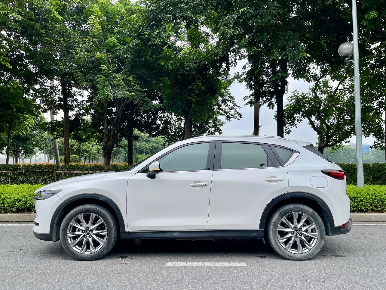 Mazda CX-5 2.0 Premium 2022 màu trắng