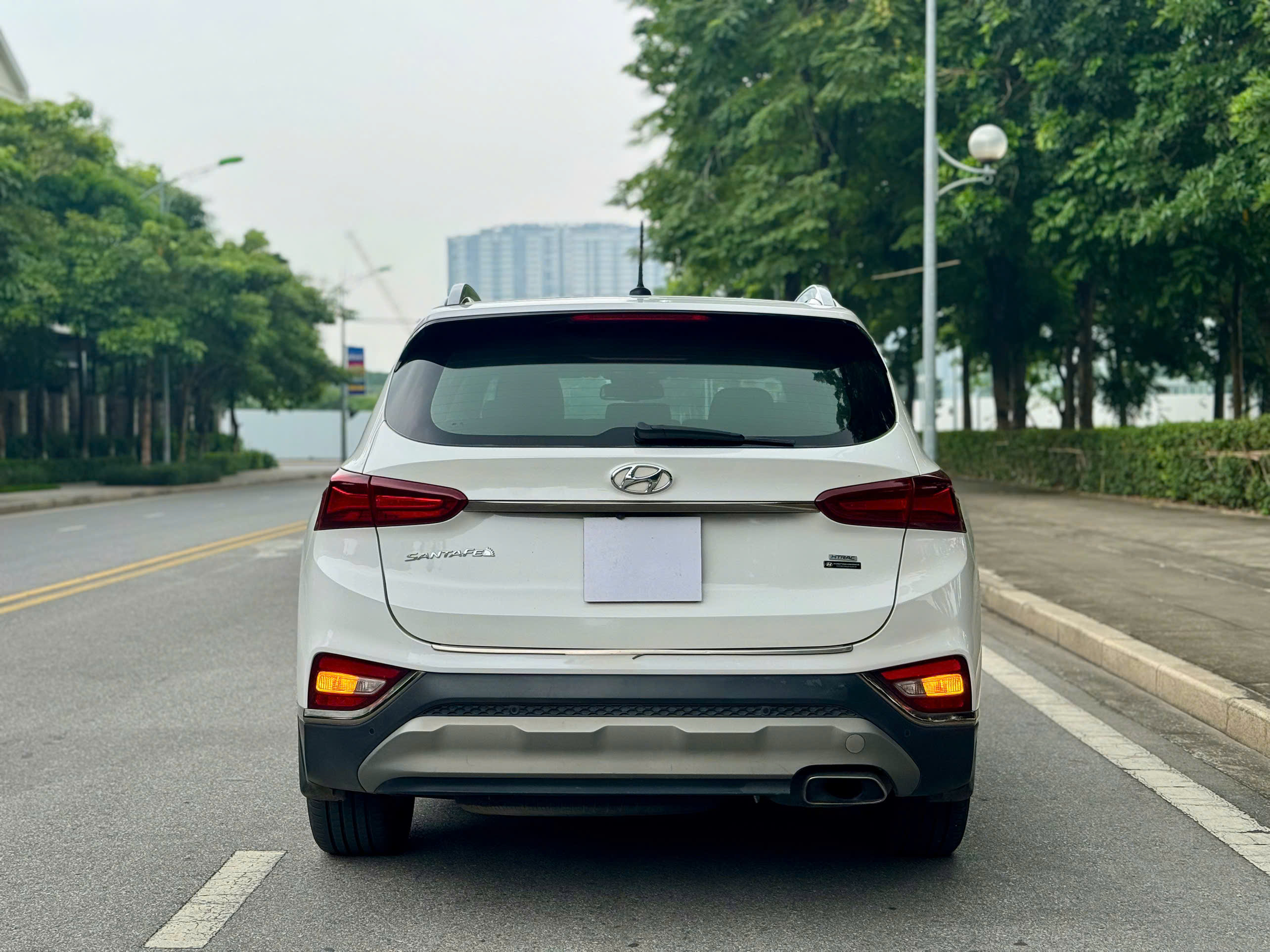 Hyundai Santafe 2.4L HTRAC 2019 trắng