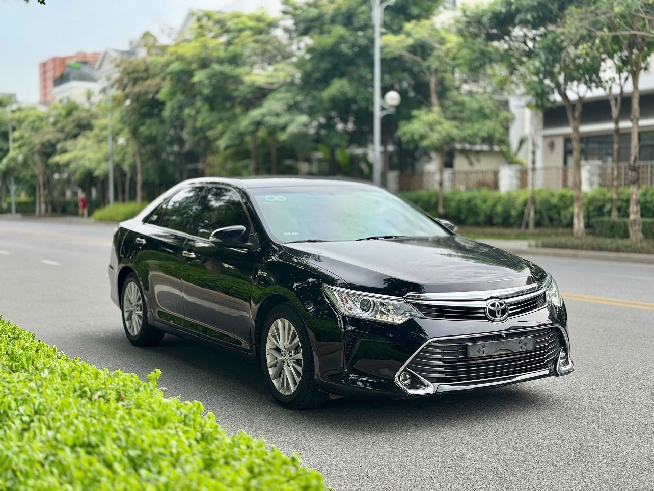 Toyota Camry 2.0E sản xuất 2017 đen