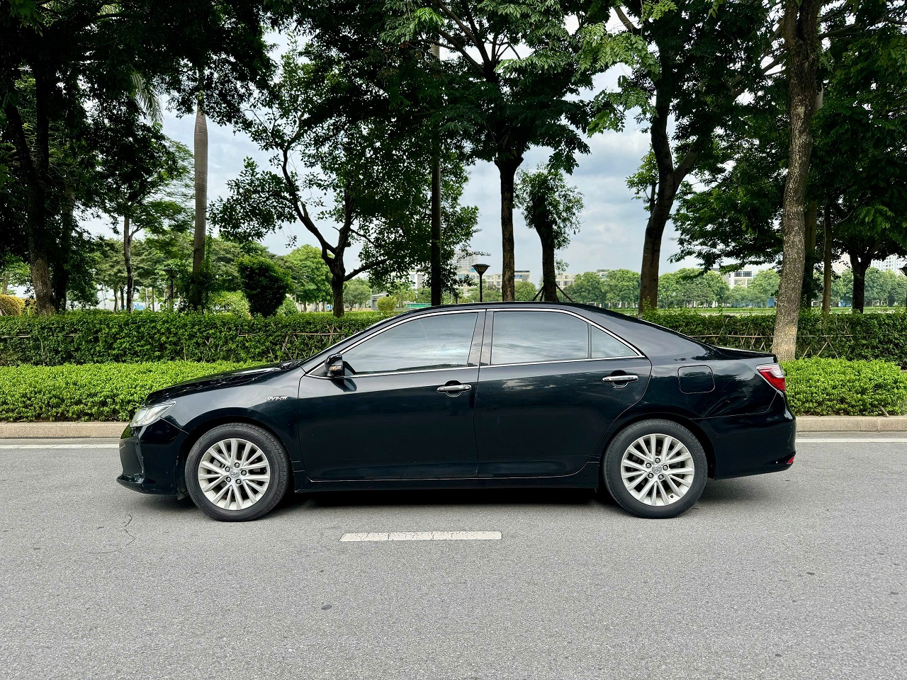 Toyota Camry 2.0E sản xuất 2017 đen
