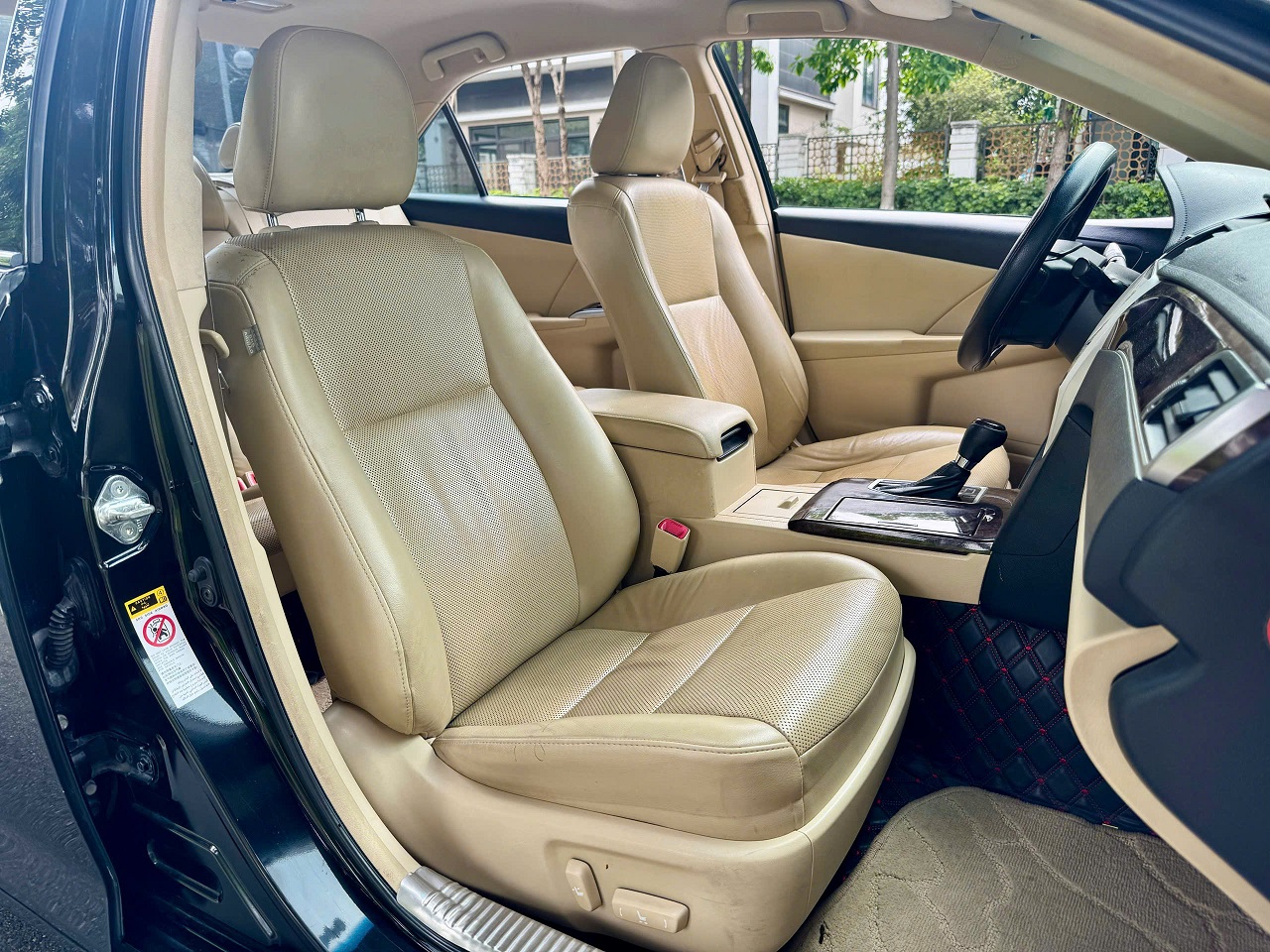 Toyota Camry 2.0E sản xuất 2017 đen