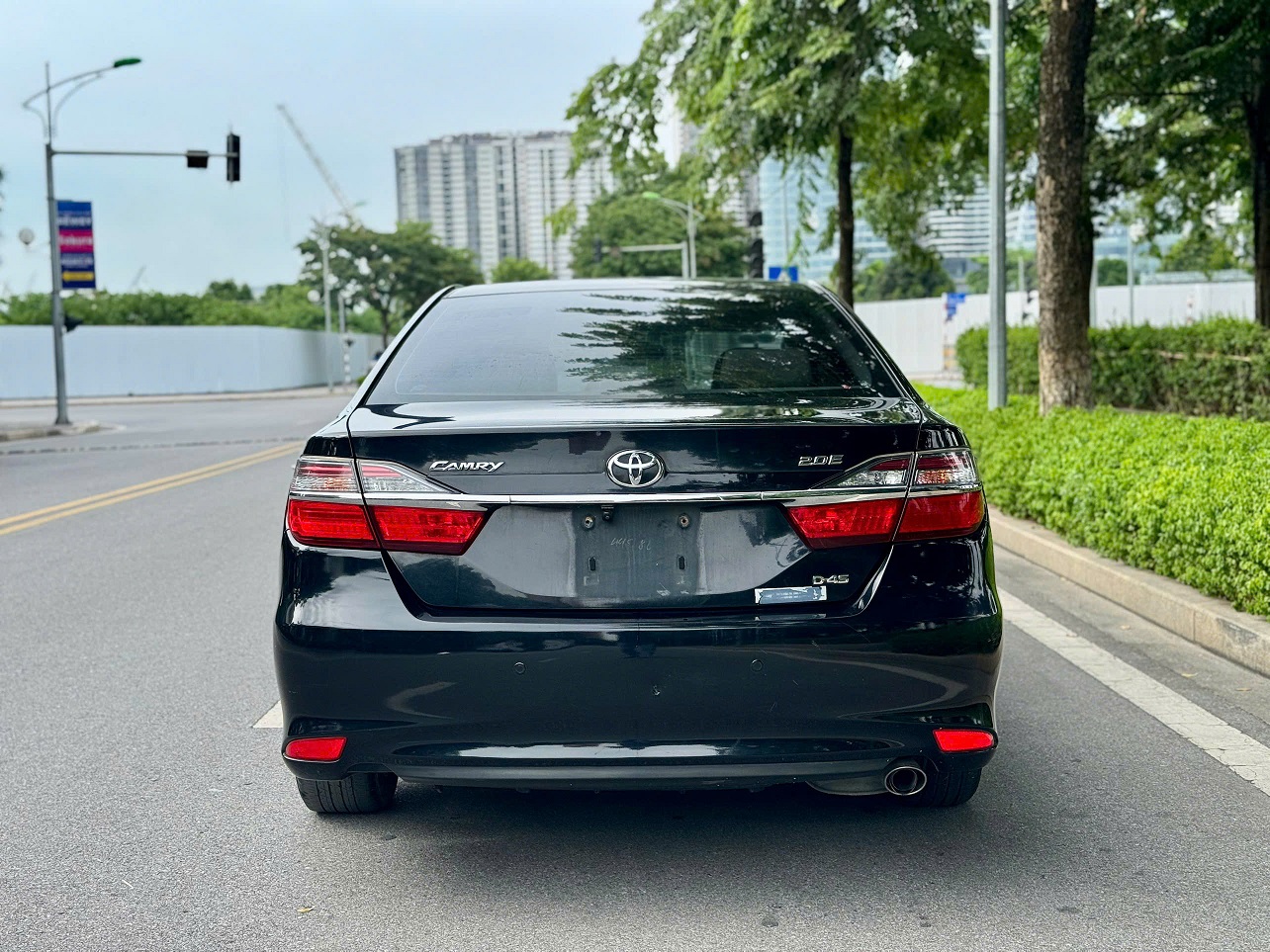 Toyota Camry 2.0E sản xuất 2017 đen