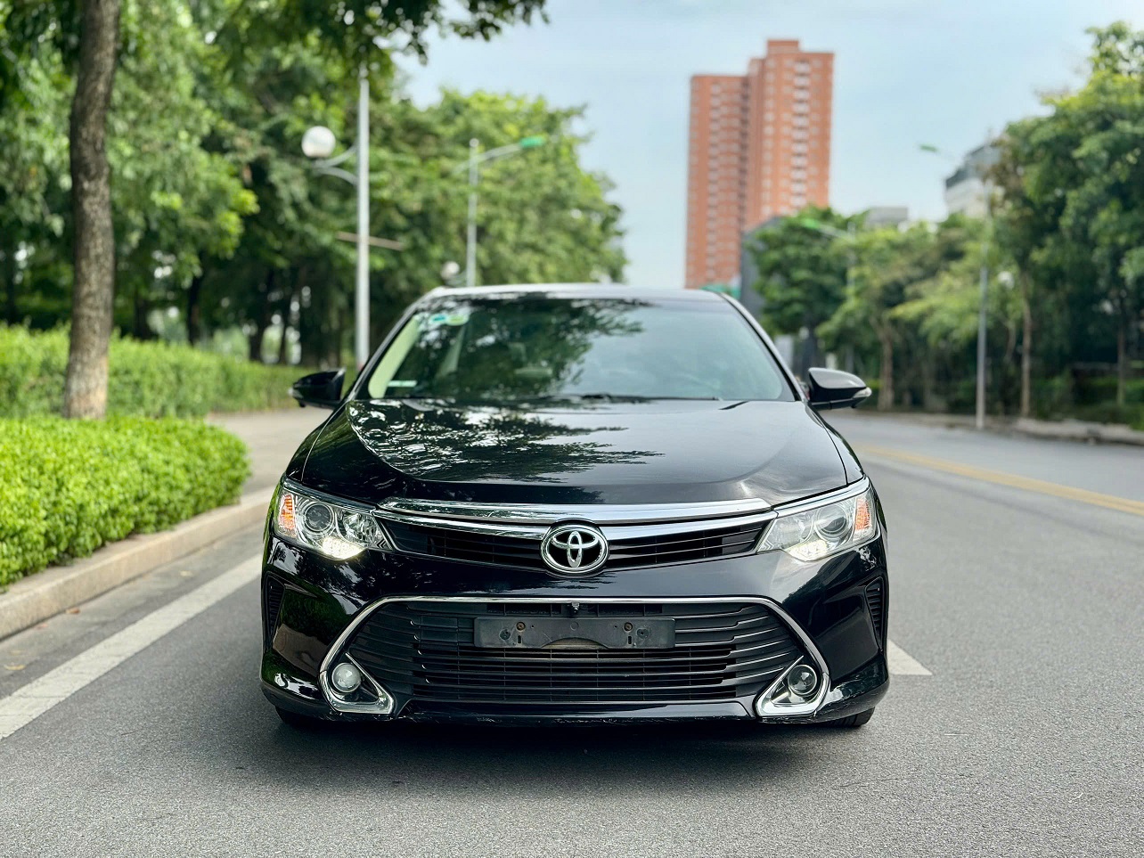 Toyota Camry 2.0E sản xuất 2017 đen