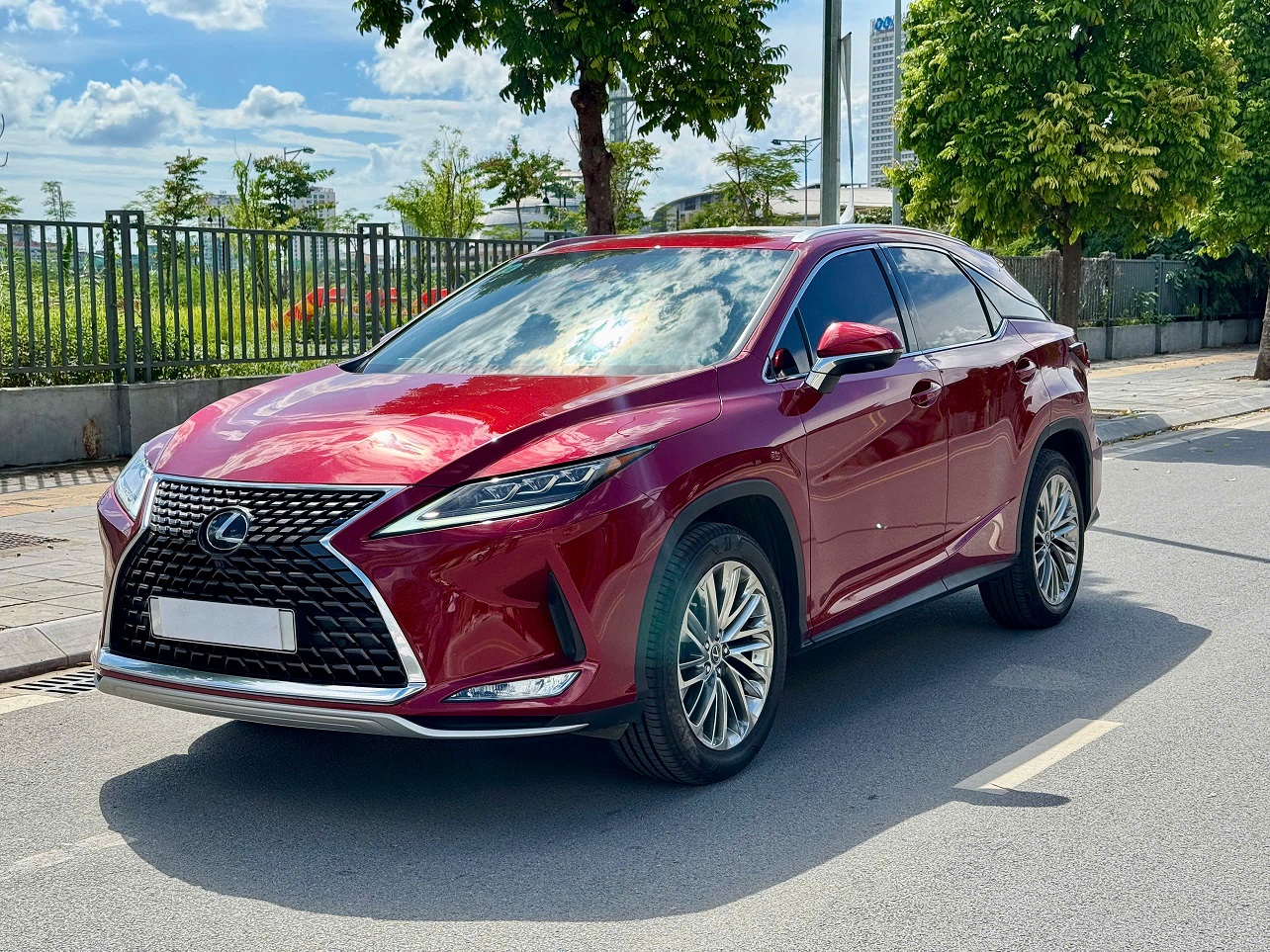 Lexus Rx350 sản xuất 2022 màu đỏ