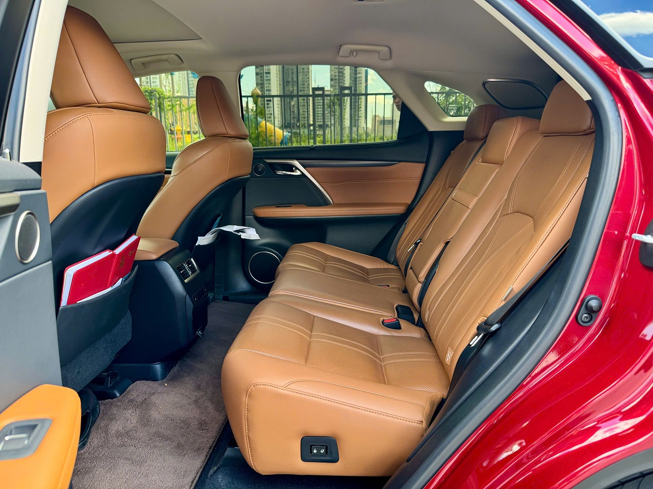 Lexus Rx350 sản xuất 2022 màu đỏ