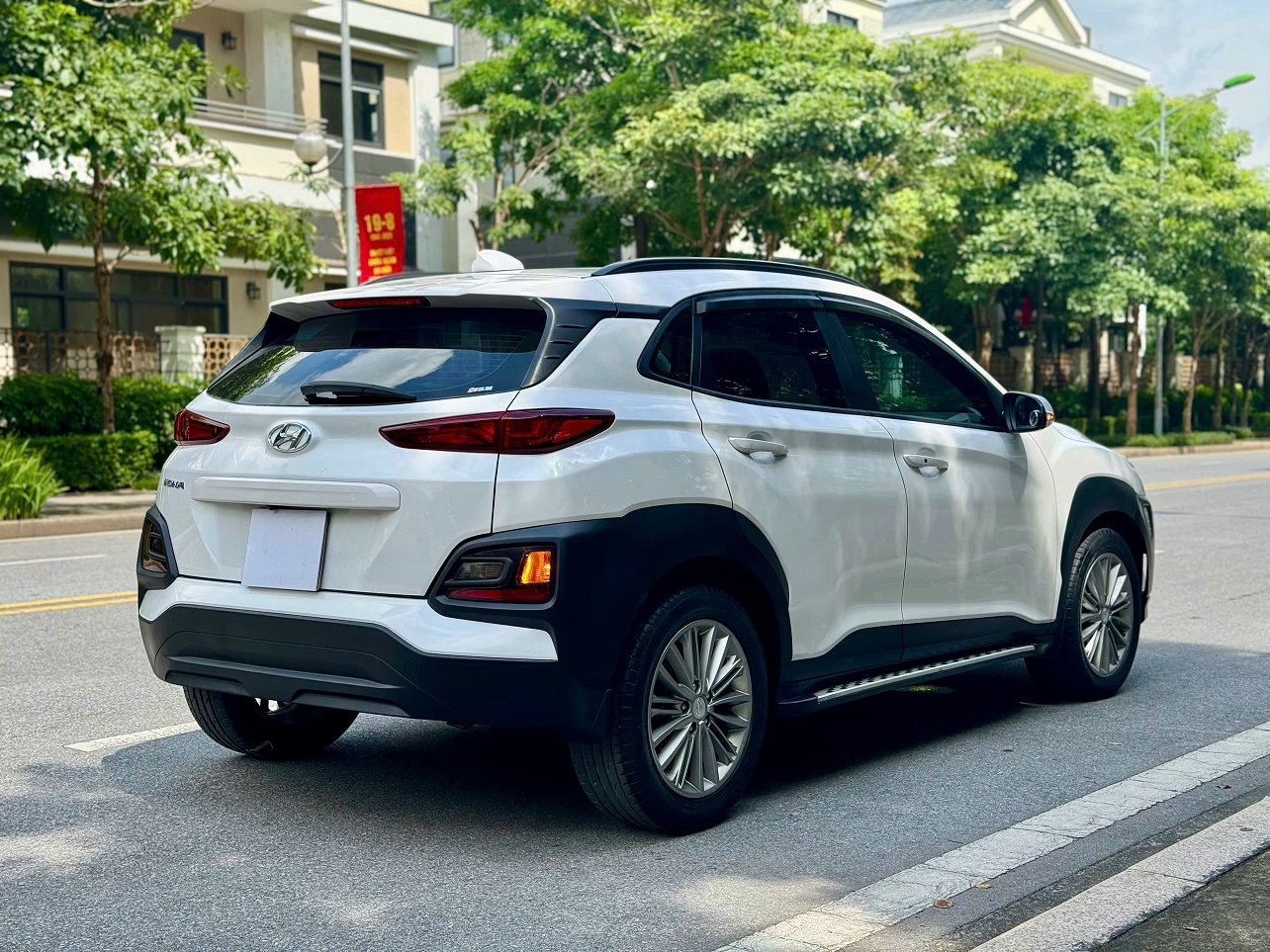 Hyundai Kona 2.0AT 2019 màu trắng