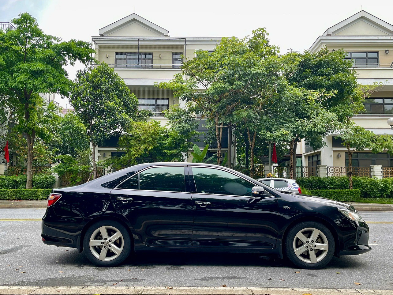 Toyota Camry 2.5Q 2017 đen