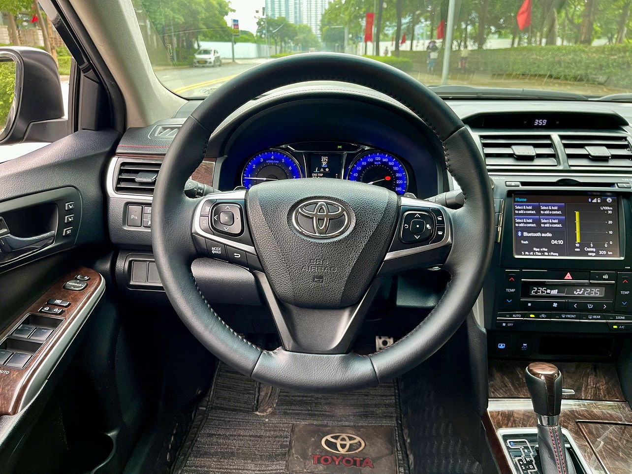 Toyota Camry 2.5Q 2017 đen