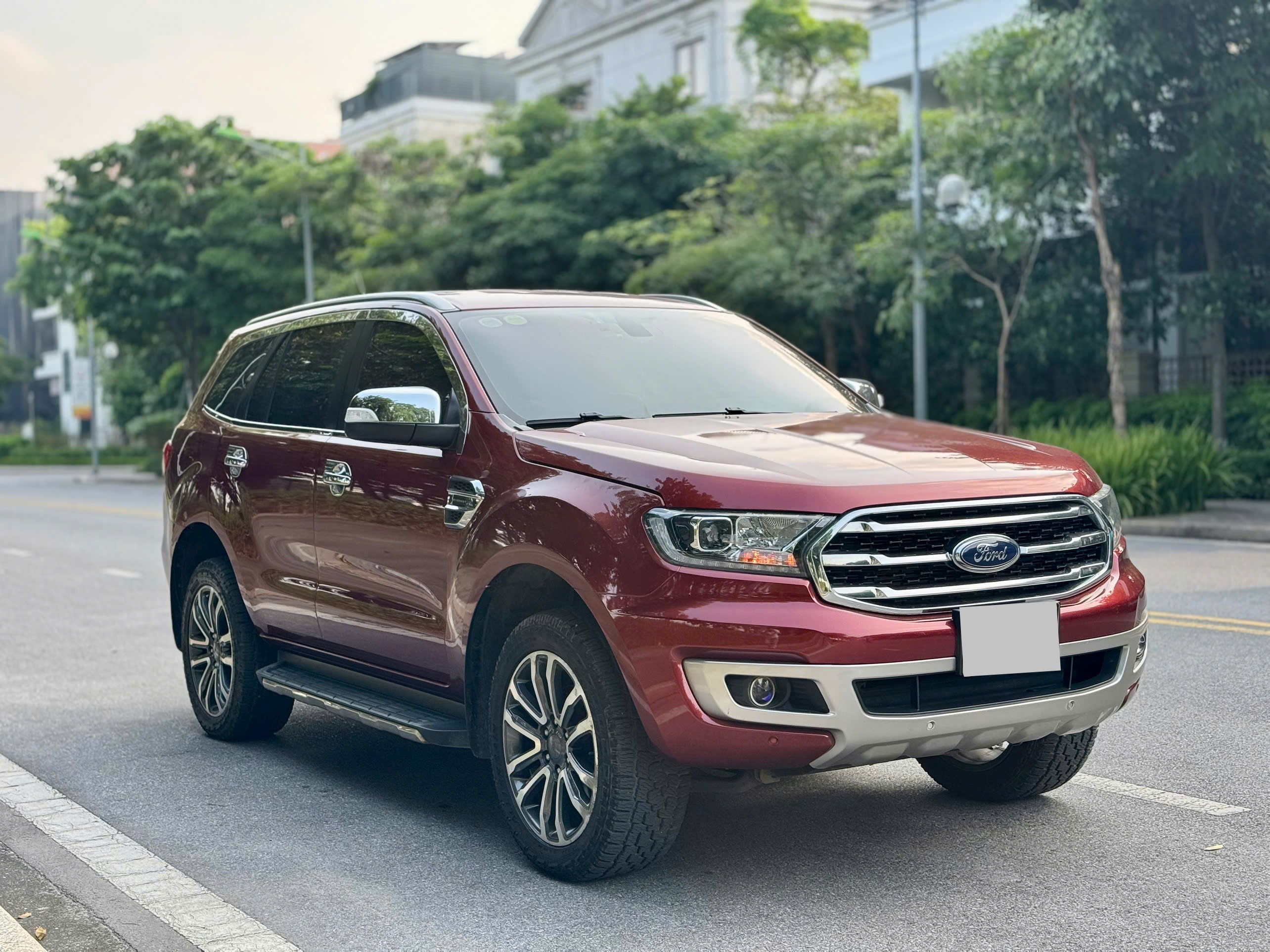 Ford Everest Titanium 2.0L 4x2 AT 2020 màu đỏ