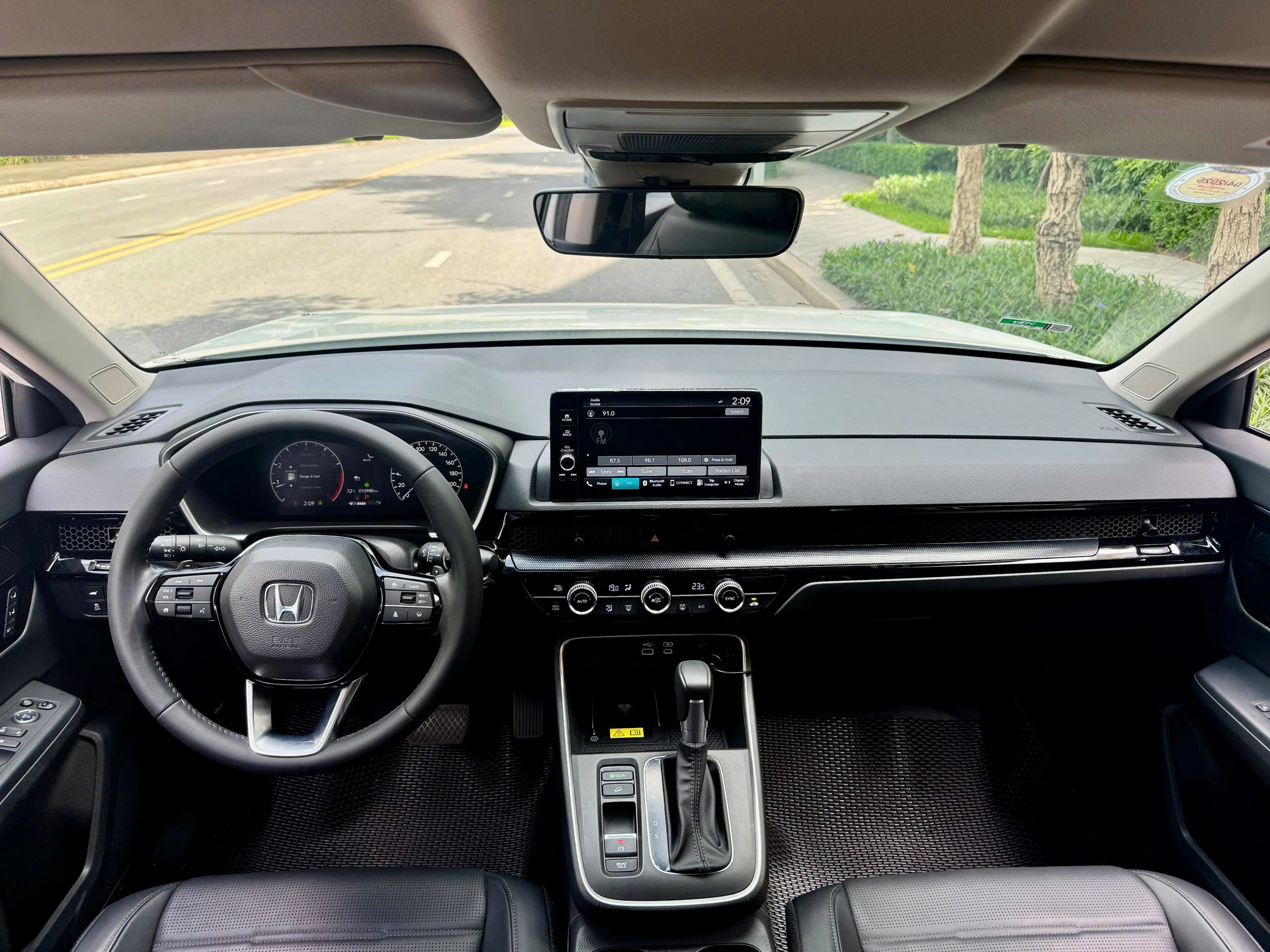 Honda CRV L 1.5 sản xuất 2025 trắng