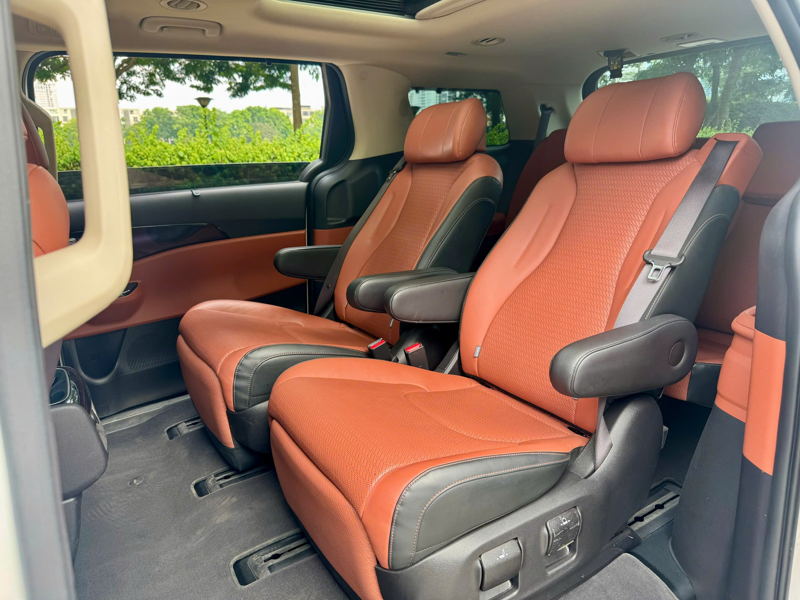 Kia Carnival 2.2D signature sản xuất 2022 màu trắng