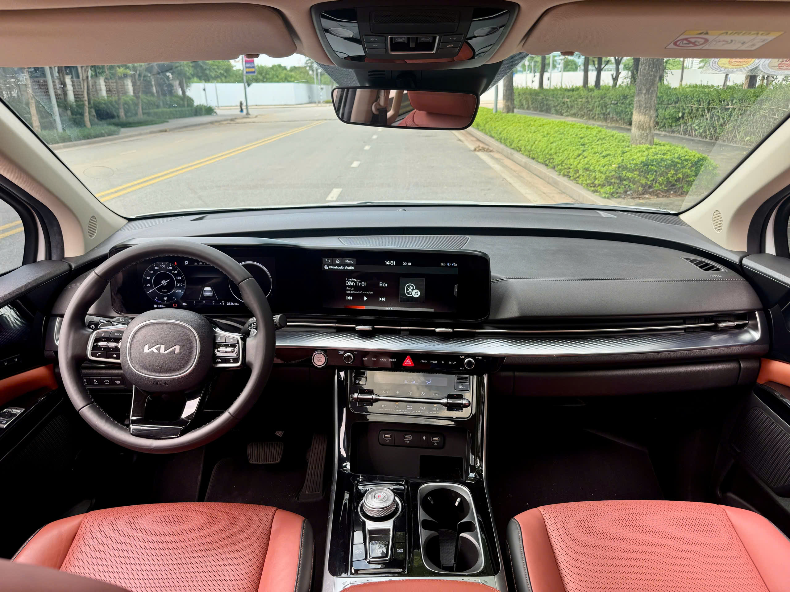 Kia Carnival 2.2D signature sản xuất 2022 màu trắng