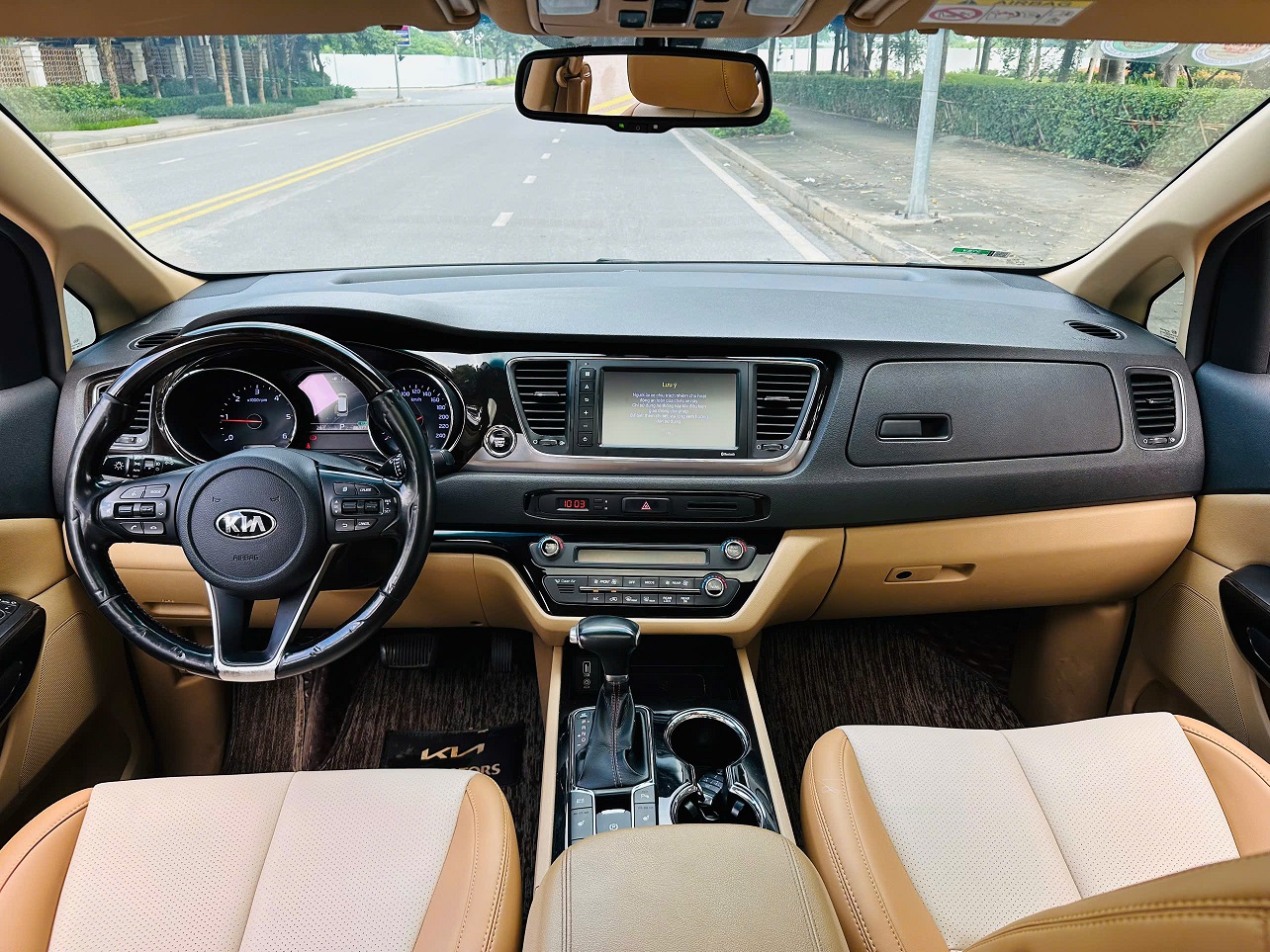 Kia Sedona 2.2 DATH Platium D 2019 màu đen